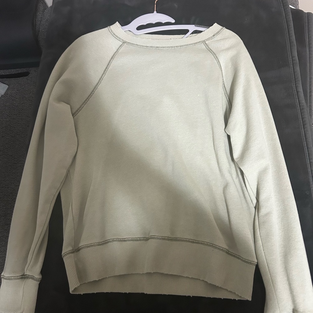 light green american eagle crewneck